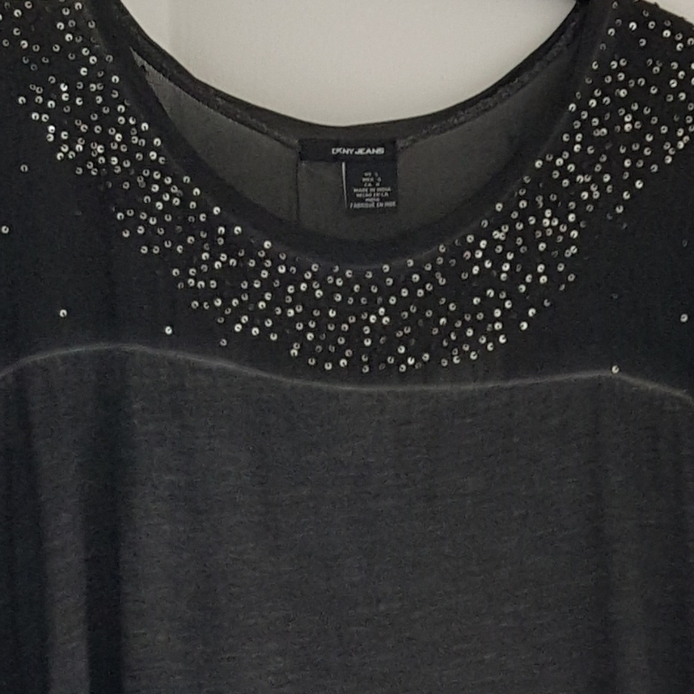 DKNYjeans🌉midnight grey sequin tee🌉EUC🌉sz L